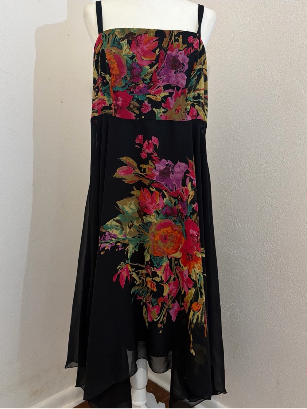Robbie bee signature Black Floral chiffon embellished handkerchief dress